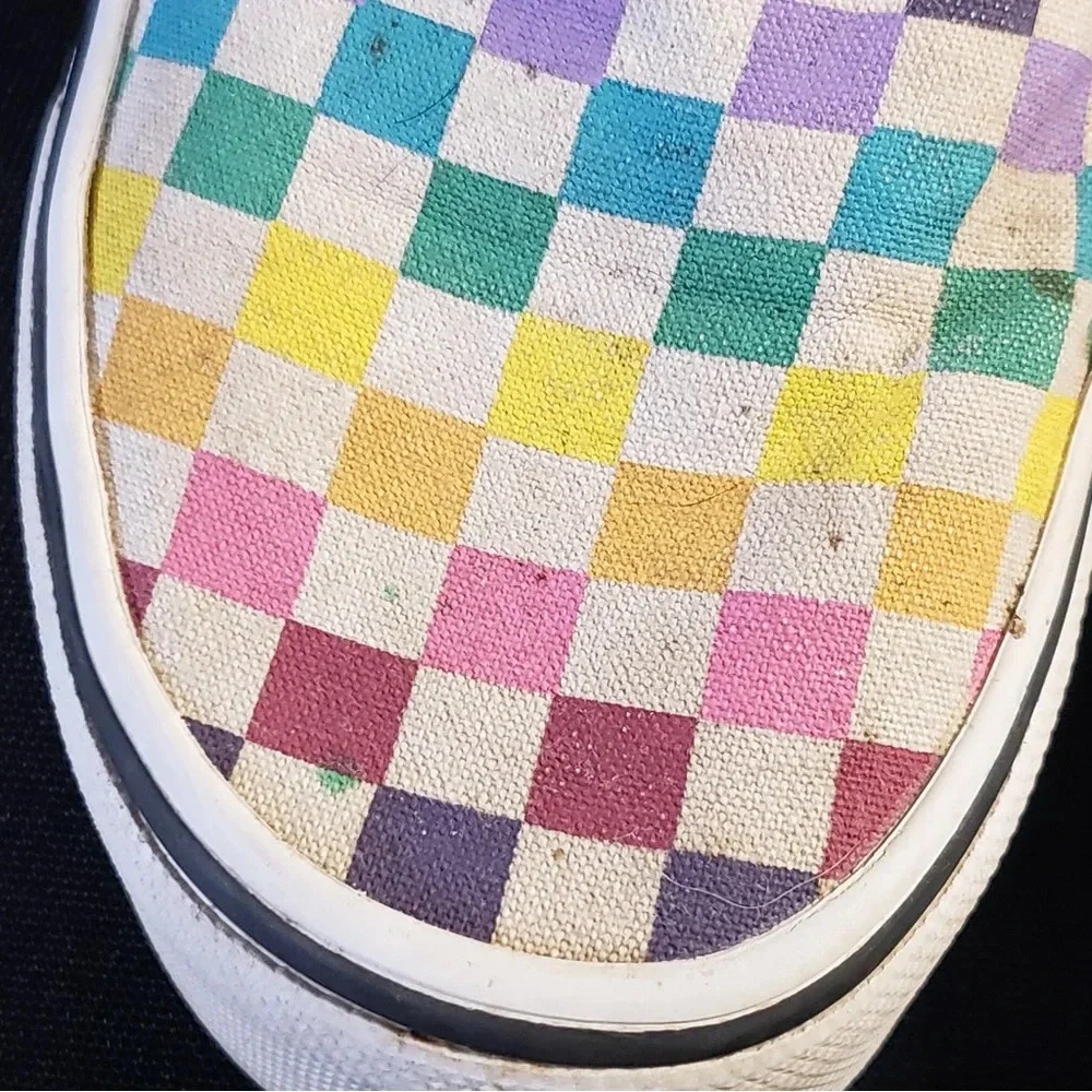 Van’s Slip On Rainbow Checkered Sneakers Girl’s 3‎